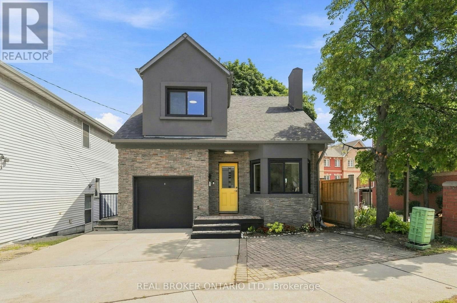 671 Scarlett Road, Toronto, ON, M9P 2T2