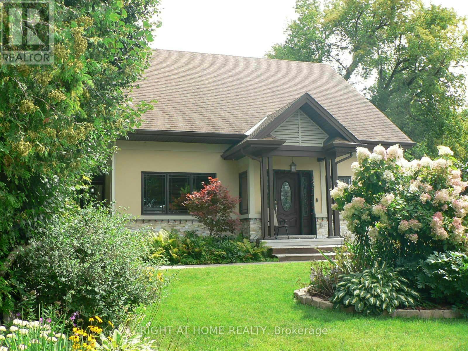 1271 Field Street, Ottawa, ON, K2C 2P9
