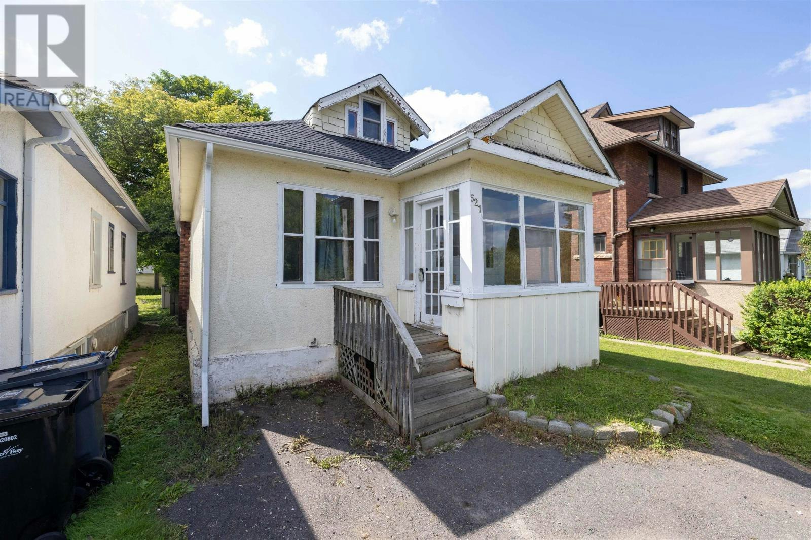 521 Vickers Street S, Thunder Bay, ON, P7E 1K1