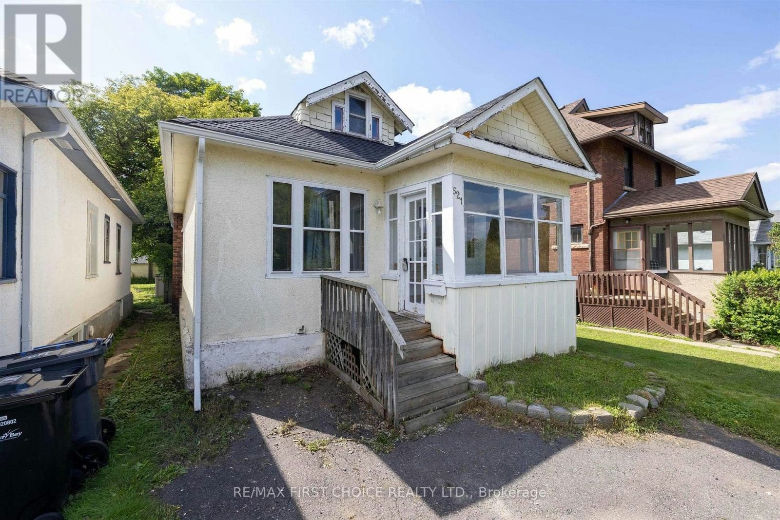 521 Vickers Street S, Thunder Bay, ON, P7E 1K1