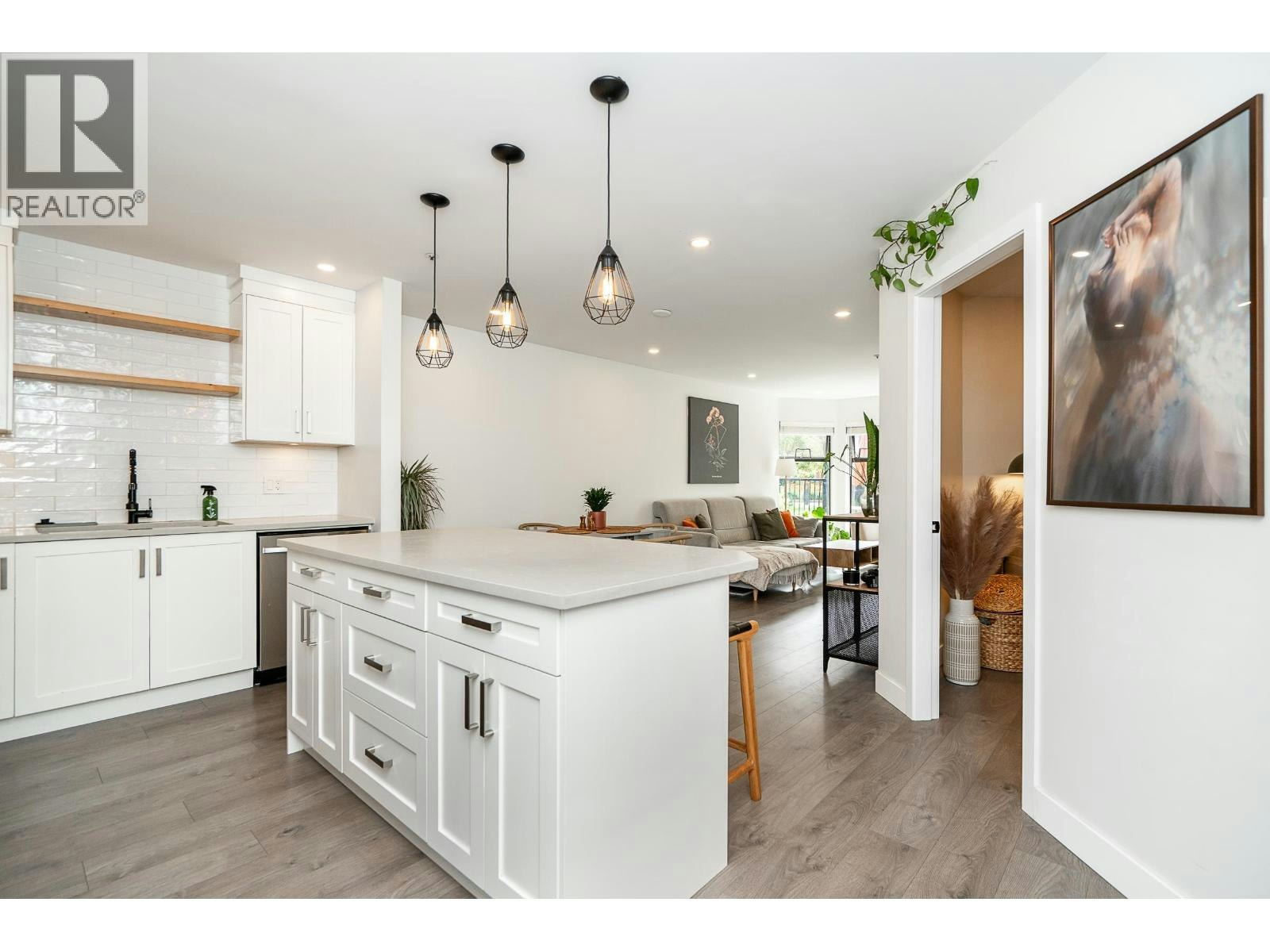 105-2968 Burlington Drive - 3