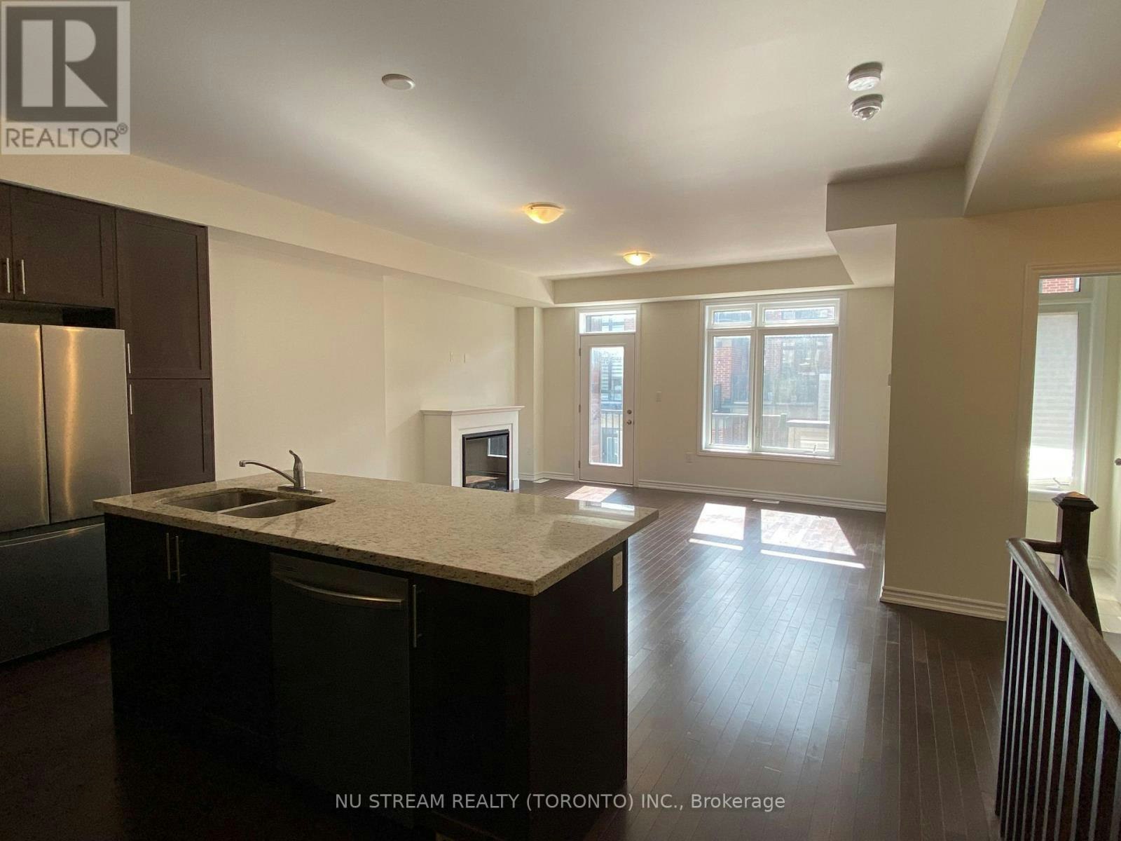11 Griffith Street, Aurora, ON, L4G 7B6 - 10