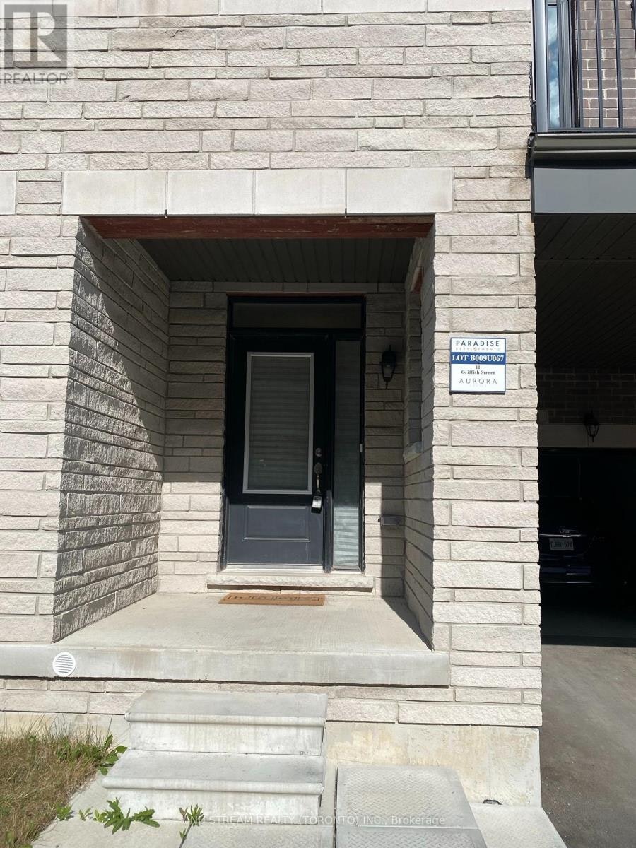 11 Griffith Street, Aurora, ON, L4G 7B6 - 2