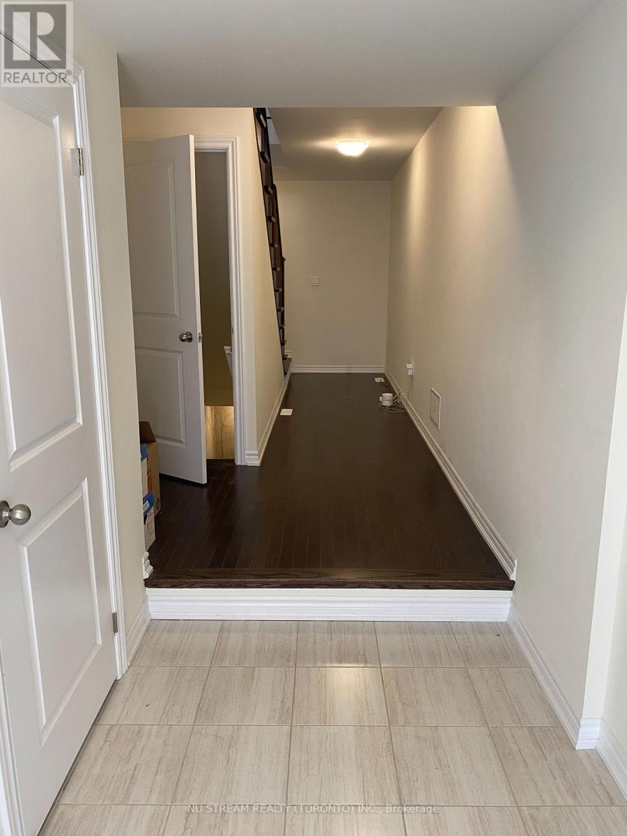 11 Griffith Street, Aurora, ON, L4G 7B6 - 3