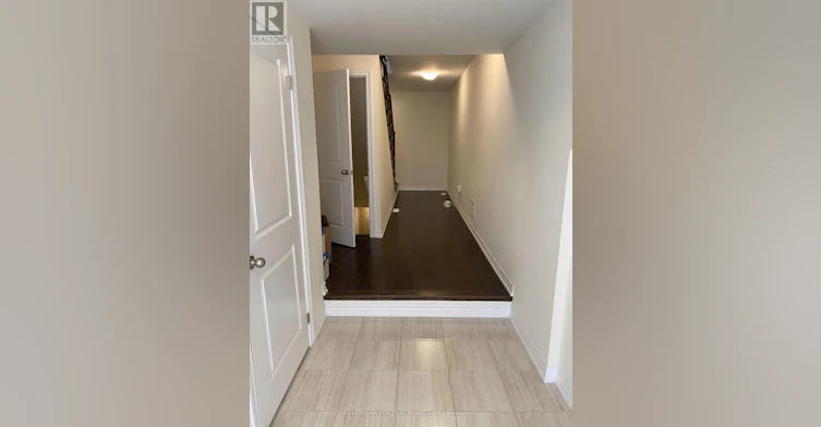 11 Griffith Street, Aurora, ON, L4G 7B6 - 3