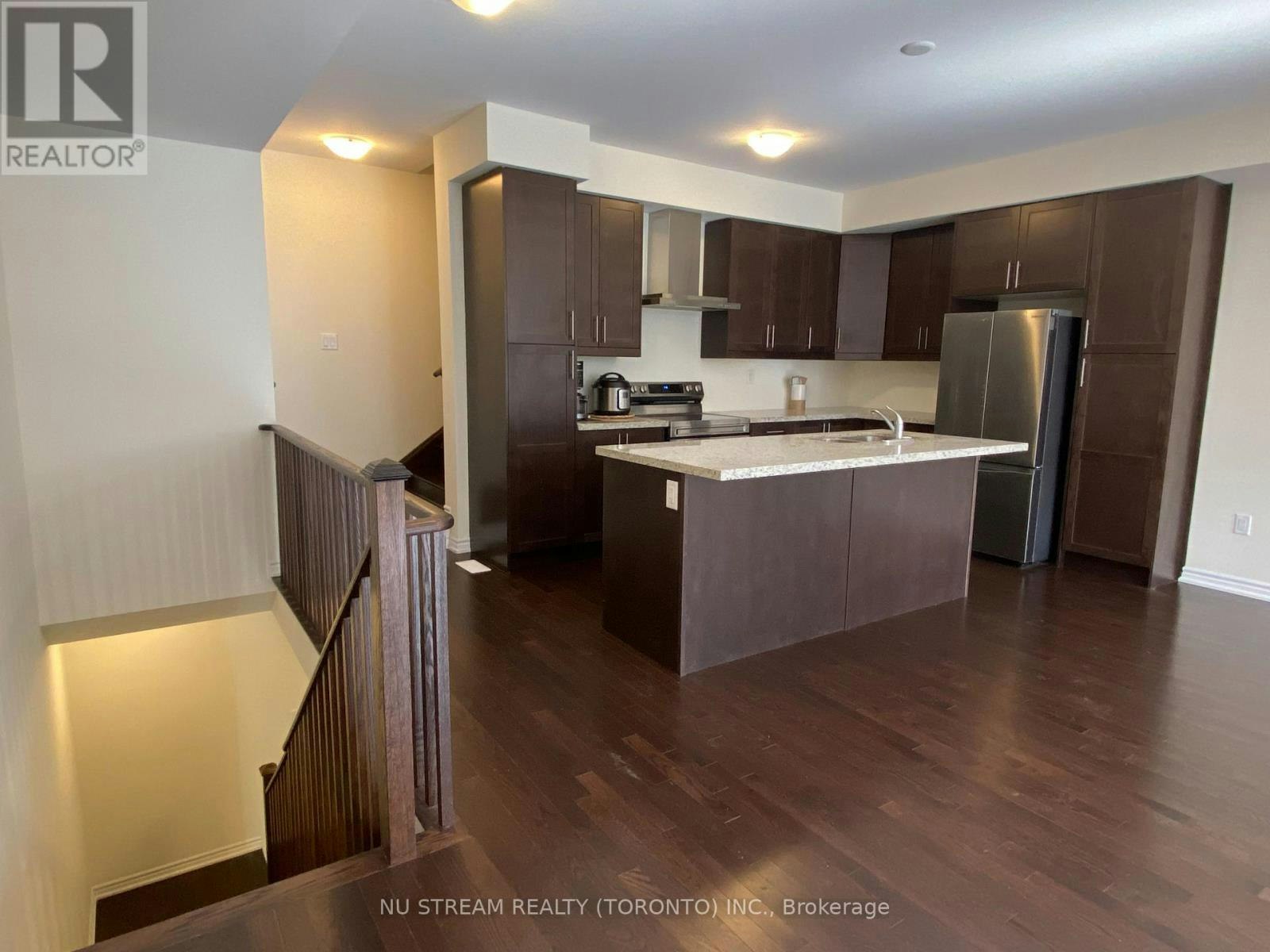 11 Griffith Street, Aurora, ON, L4G 7B6 - 13