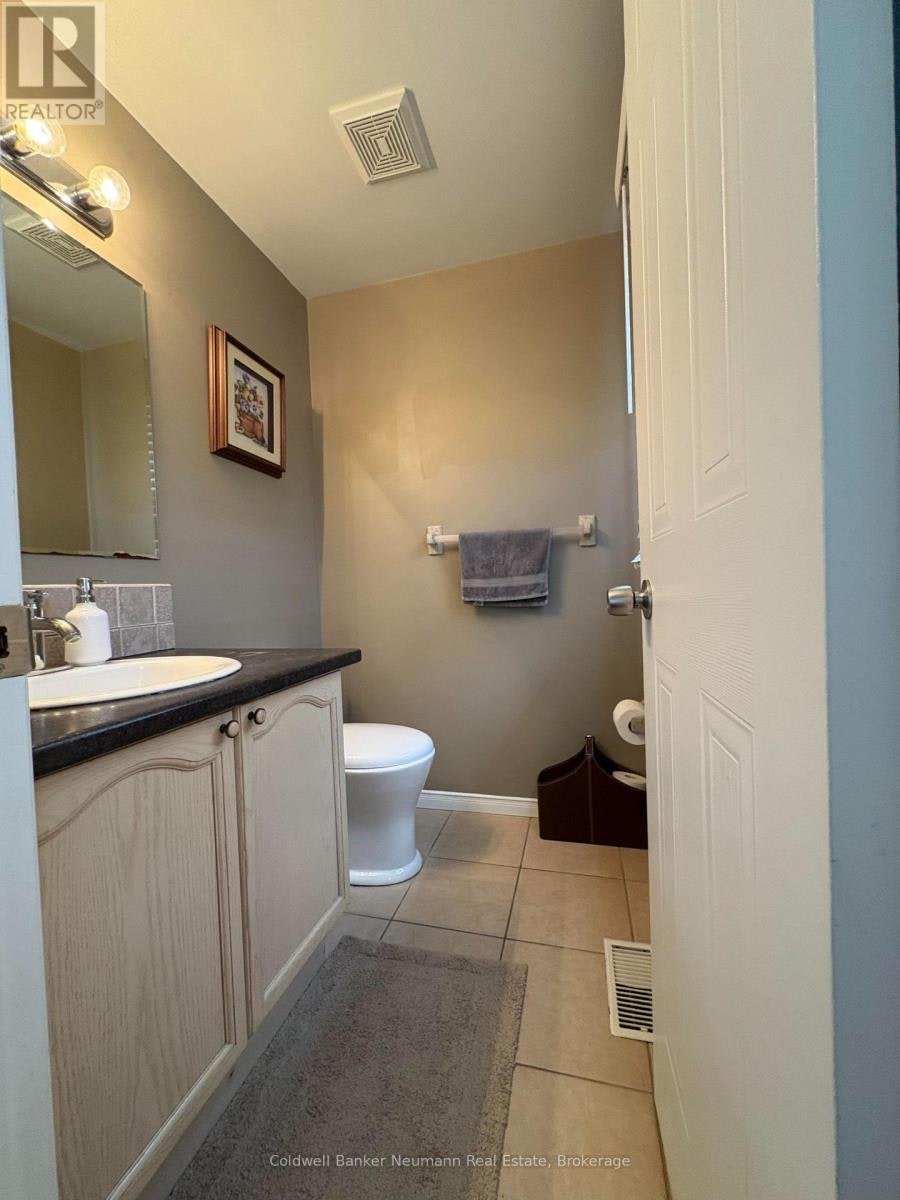 UPPER-120 Moss Place, Guelph, ON, N1G 4V4 - 7