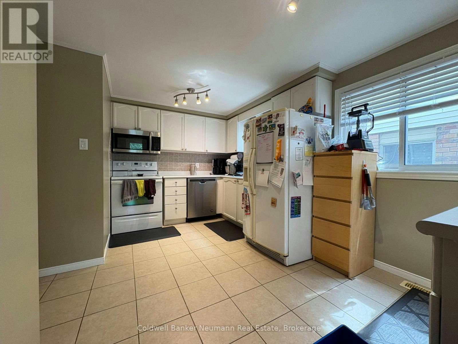 UPPER-120 Moss Place, Guelph, ON, N1G 4V4 - 3