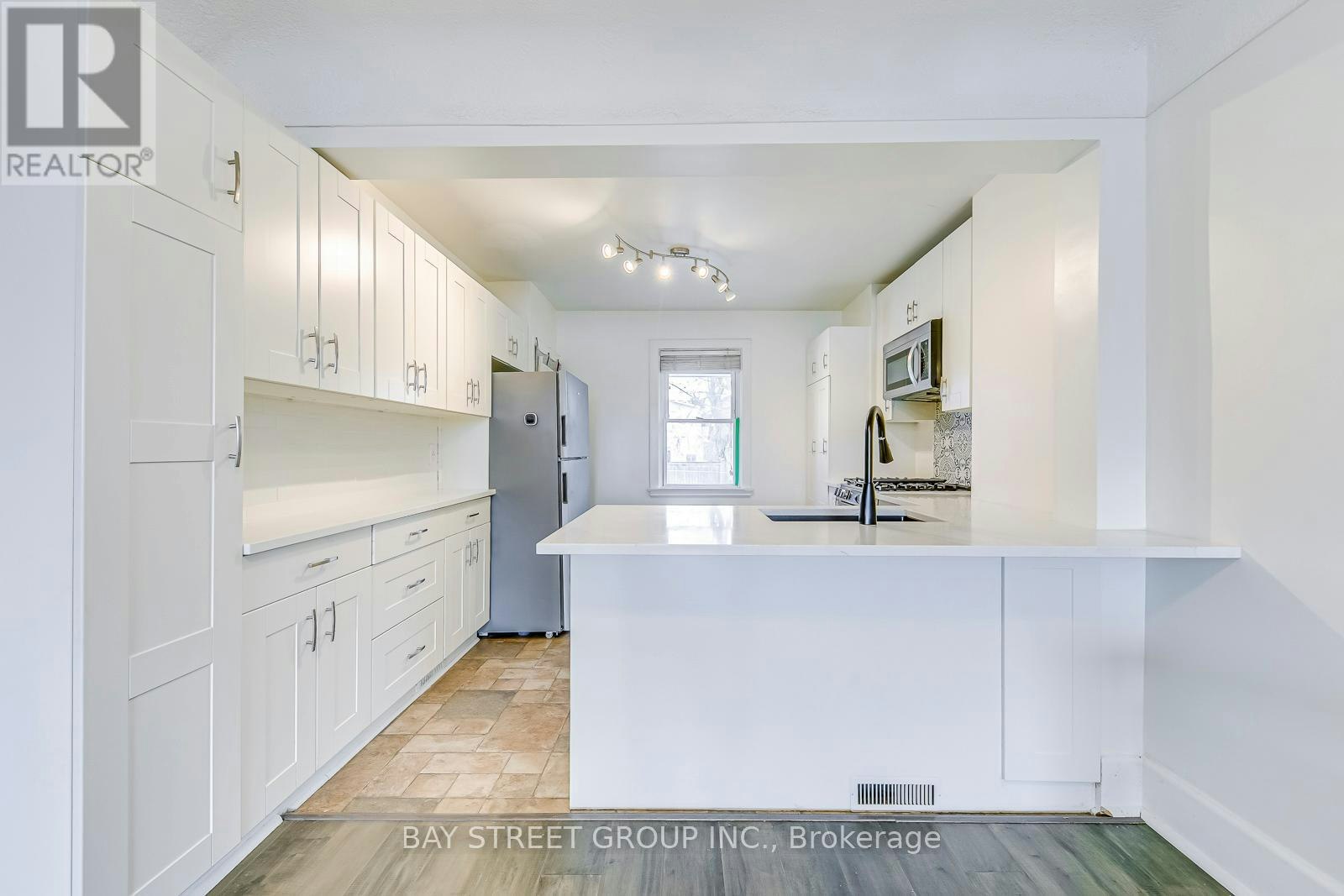 150 Crosthwaite Avenue N, Hamilton, ON, L8H 4V5 - 9