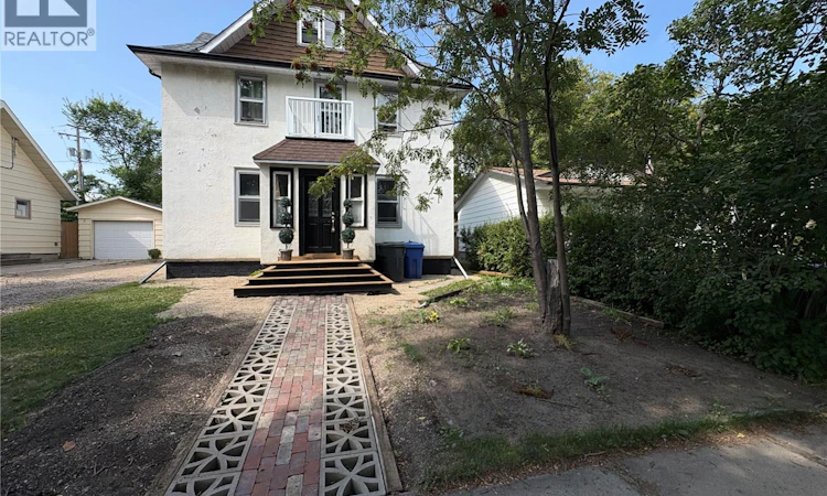 138 Fourth Avenue N