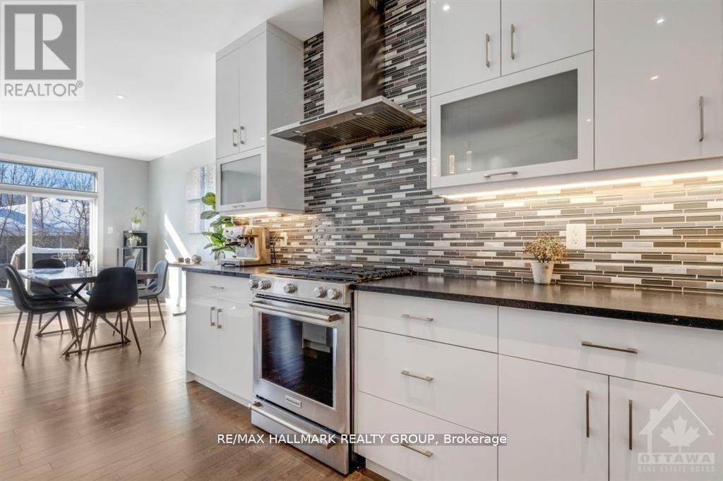 250 Richardson Avenue, Ottawa, ON, K2B 5G6 - 7