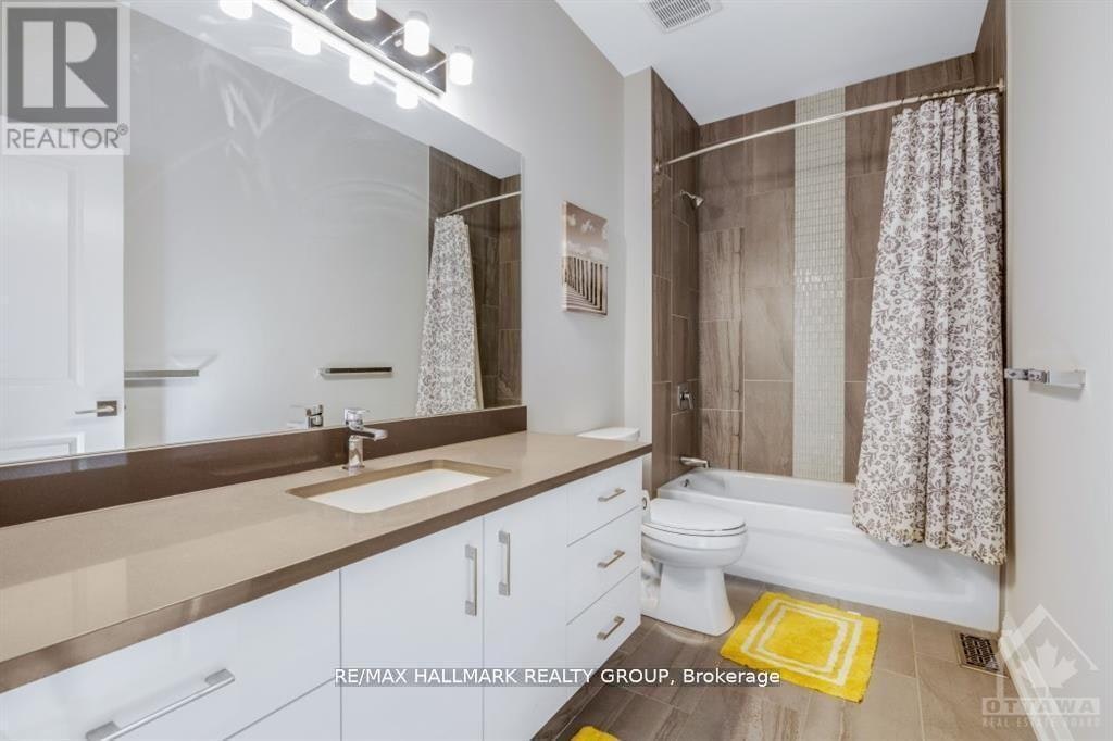 250 Richardson Avenue, Ottawa, ON, K2B 5G6 - 22