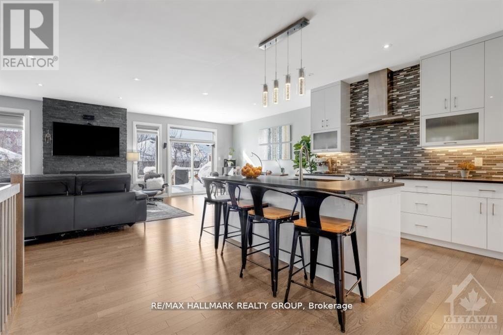 250 Richardson Avenue, Ottawa, ON, K2B 5G6 - 6