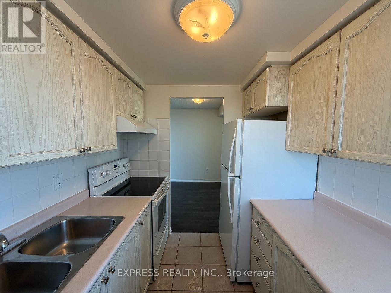 LPH07-39 Pemberton Avenue, Toronto, ON, M2M 4L6 - 4