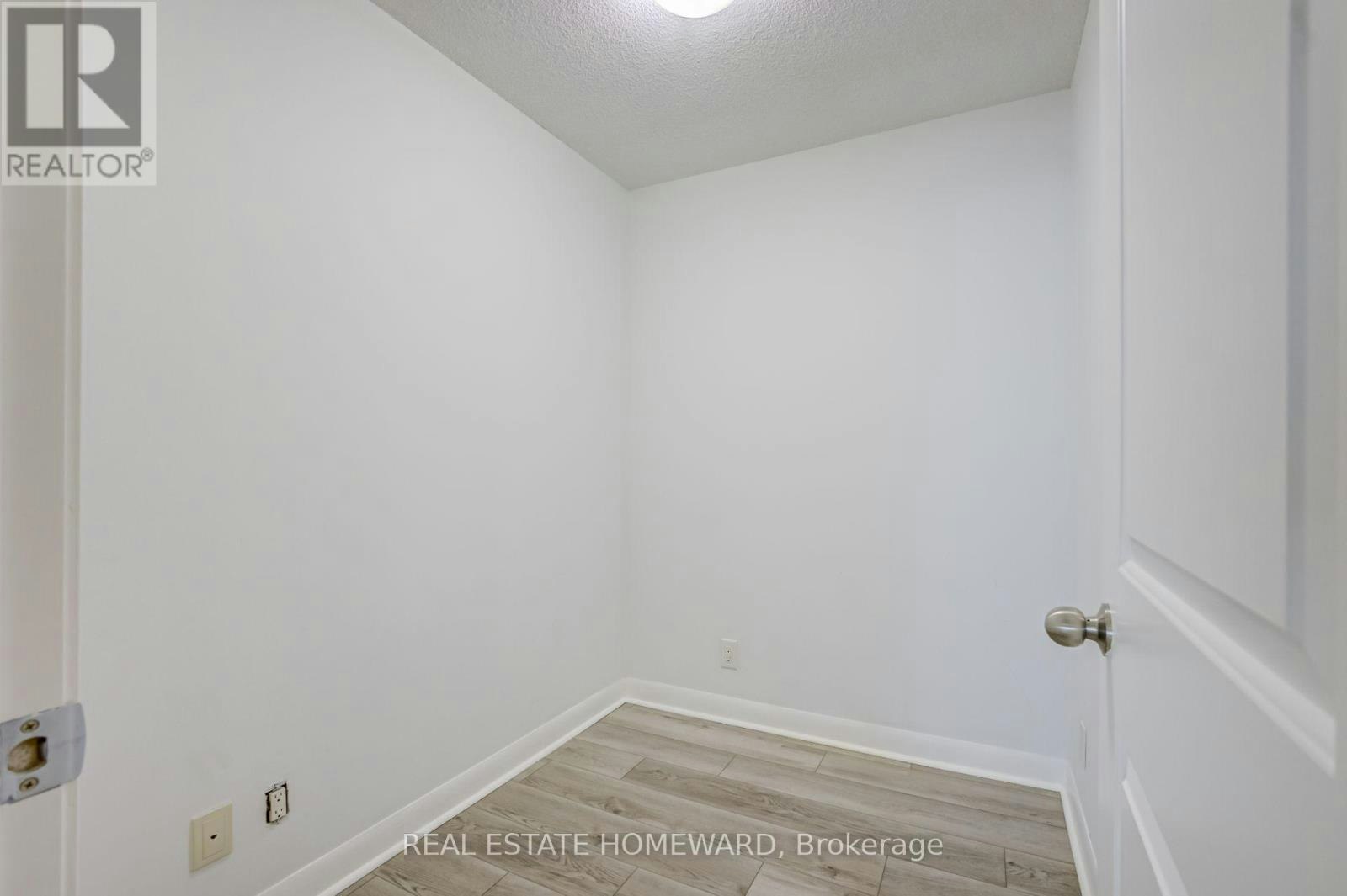 810-25 Town Centre Court, Toronto, ON, M1P 0B4 - 37