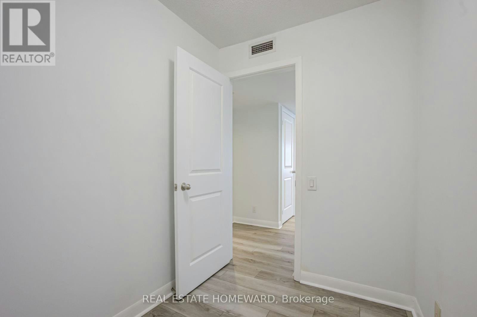 810-25 Town Centre Court, Toronto, ON, M1P 0B4 - 26