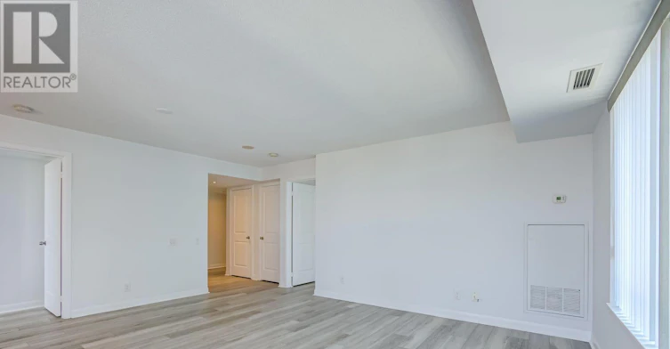 810-25 Town Centre Court, Toronto, ON, M1P 0B4 - 17