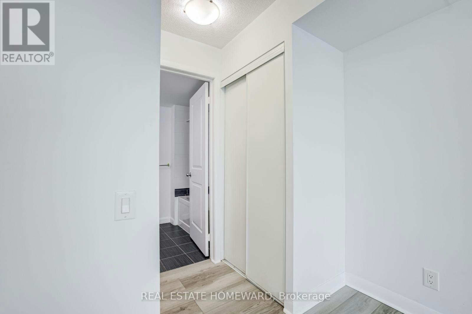 810-25 Town Centre Court, Toronto, ON, M1P 0B4 - 30
