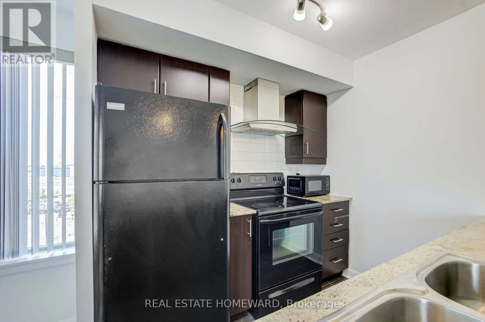 810-25 Town Centre Court, Toronto, ON, M1P 0B4 - 16