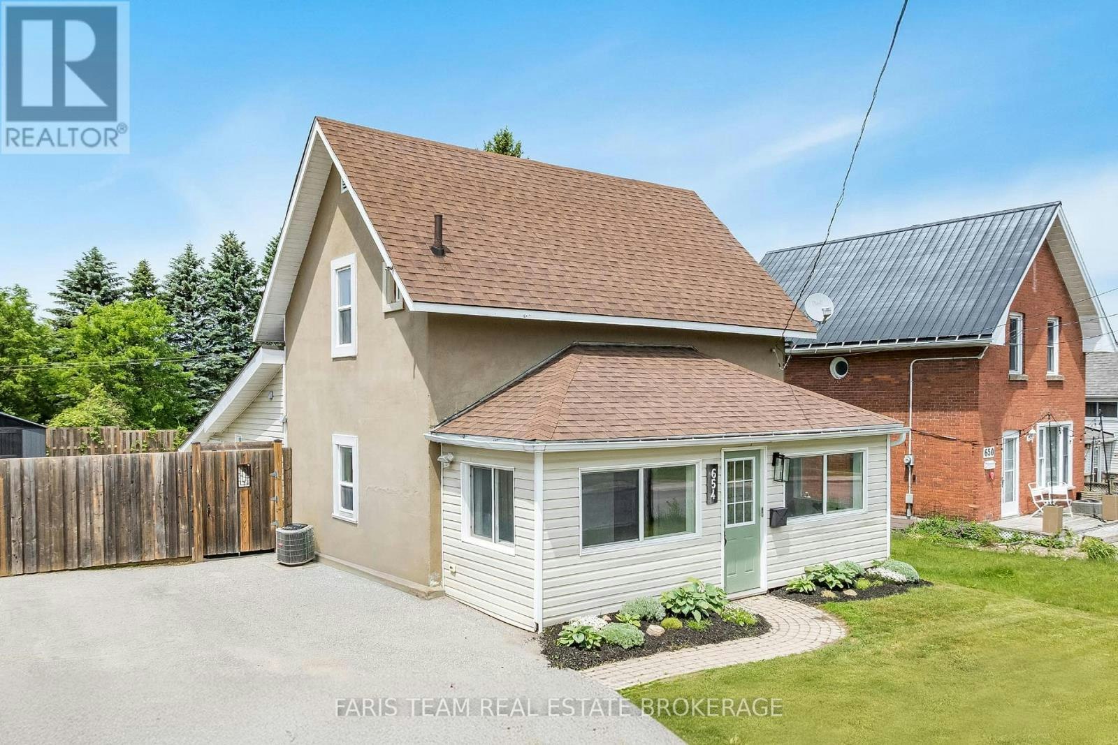 654 Victoria Street, Midland, ON, L4R 1A7