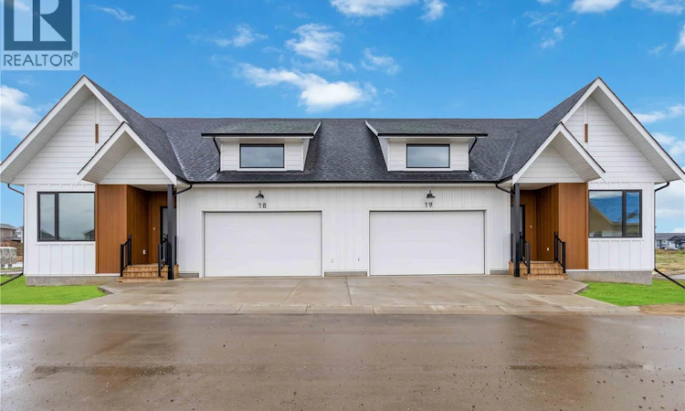 1-105 Hathway Crescent