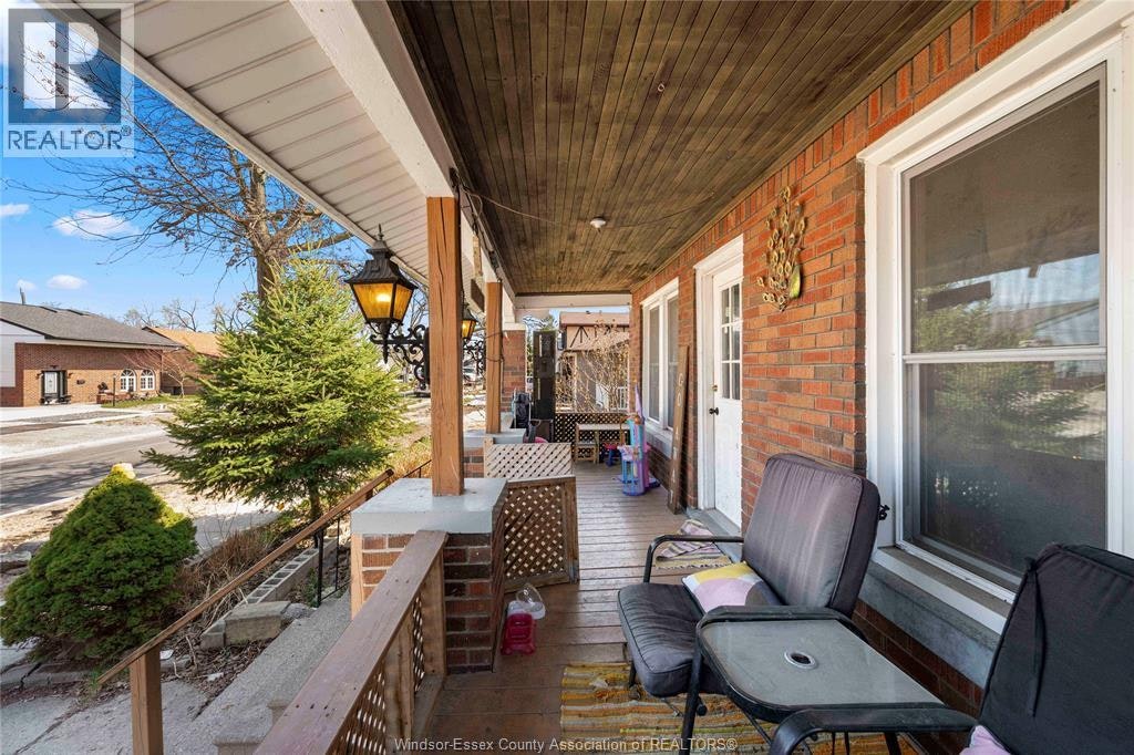 MAIN-1839 St.Luke, Windsor, ON, N8W 3W8 - 3