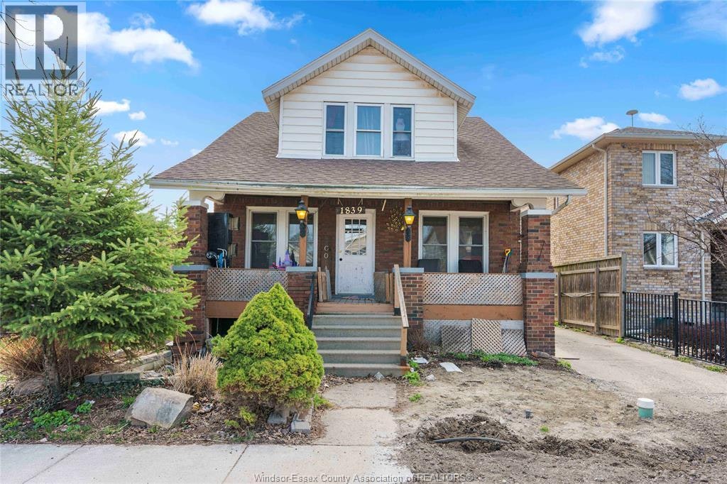MAIN-1839 St.Luke, Windsor, ON, N8W 3W8