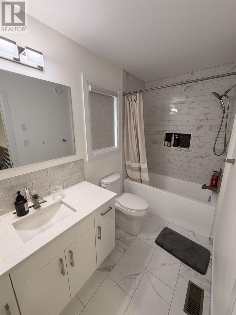 35 Mulberry Street, Sault Ste. Marie, ON, P6B 0G2 - 22