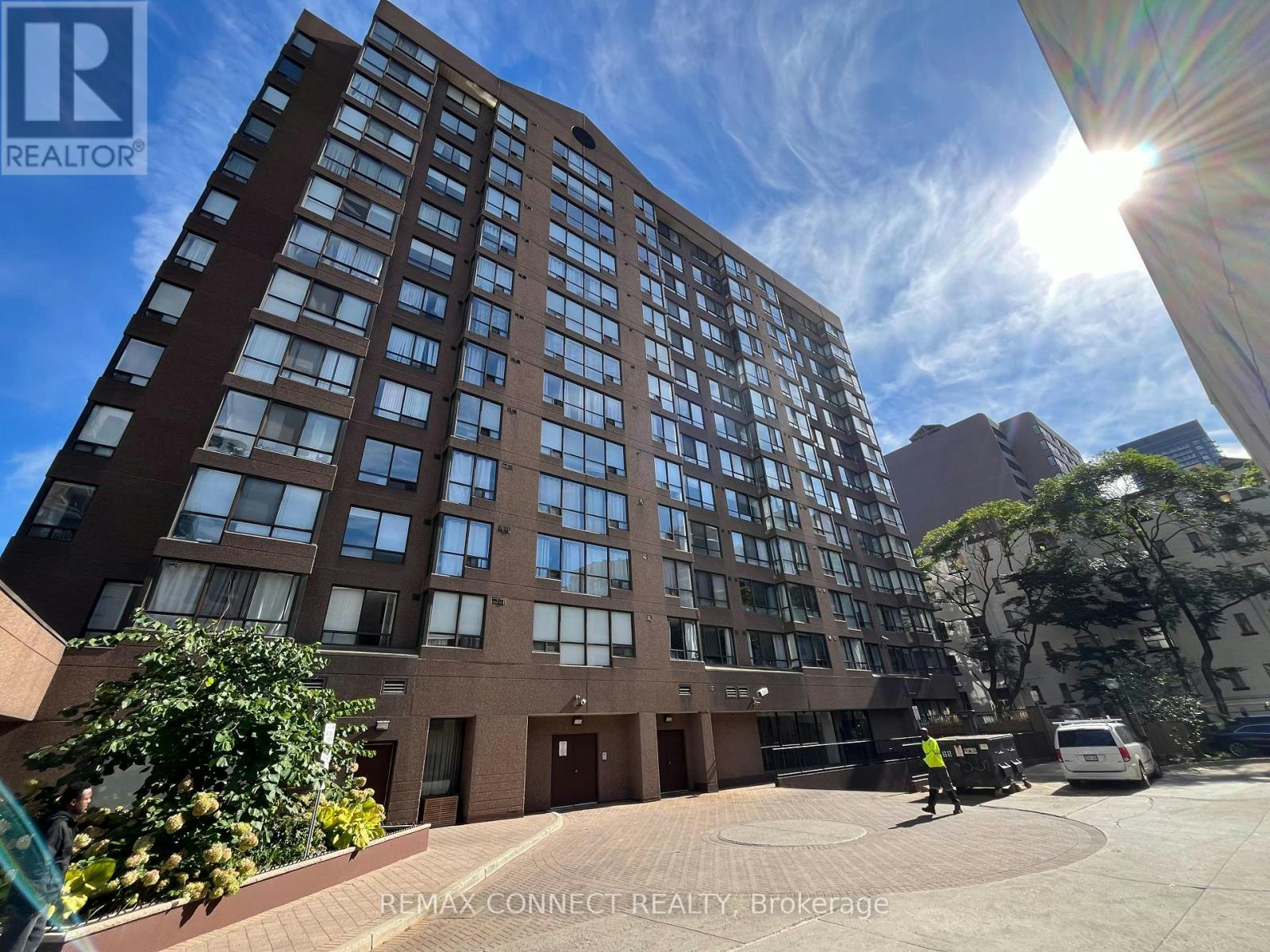601-117 Gerrard Street, Toronto, ON, M5B 2L4