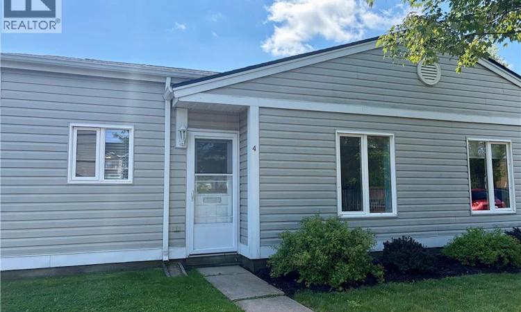4-331 Mclaughlin Drive