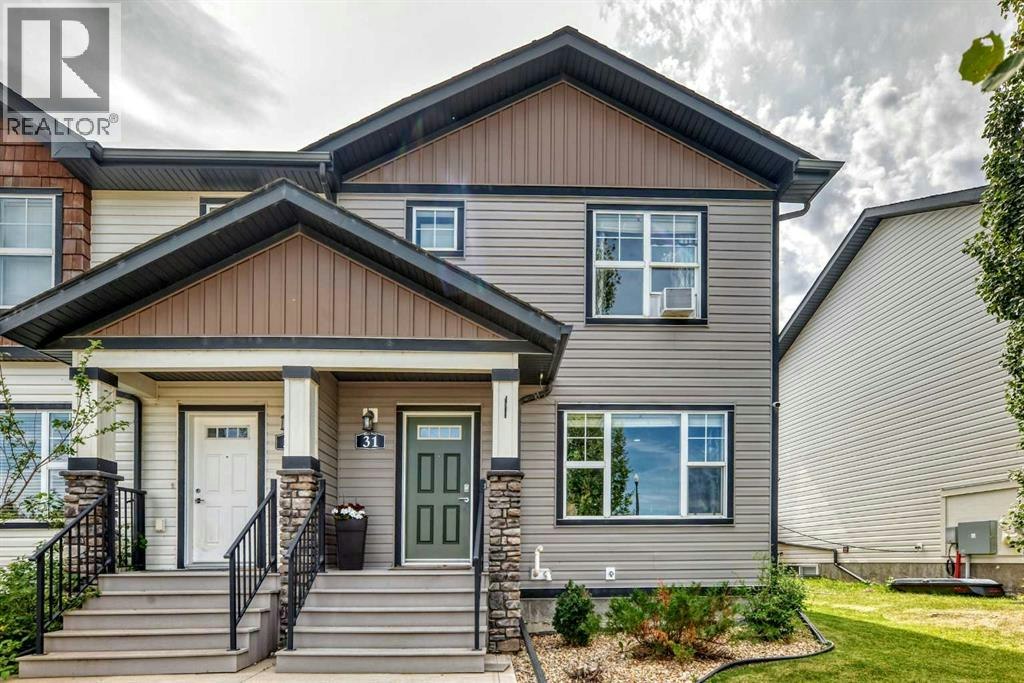 31 Crestview Boulevard, Sylvan Lake, AB, T4S 1K3