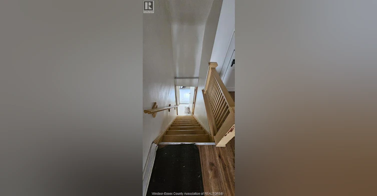UPPER-1839 St . Luke, Windsor, ON, N8W 3W8 - 11