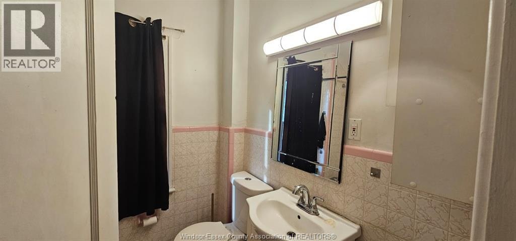 UPPER-1839 St . Luke, Windsor, ON, N8W 3W8 - 13