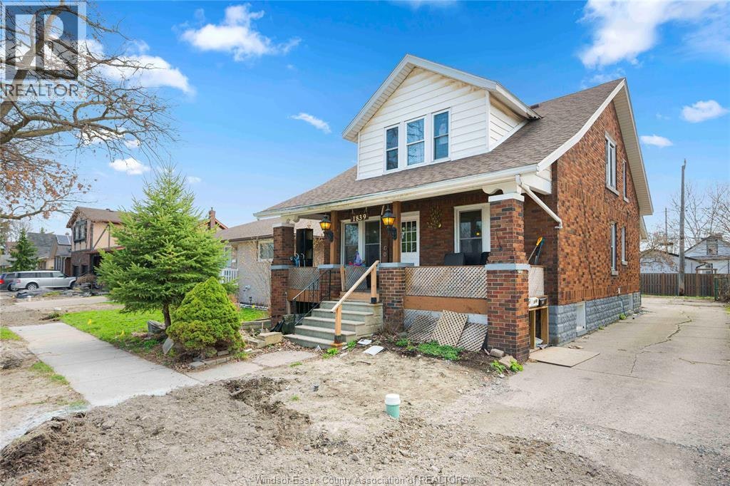 UPPER-1839 St . Luke, Windsor, ON, N8W 3W8 - 2
