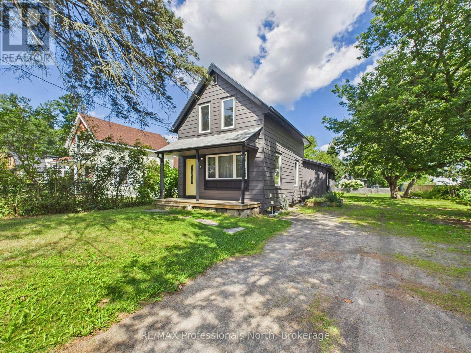 3 Spadina Avenue, Bracebridge, ON, P1L 1C7
