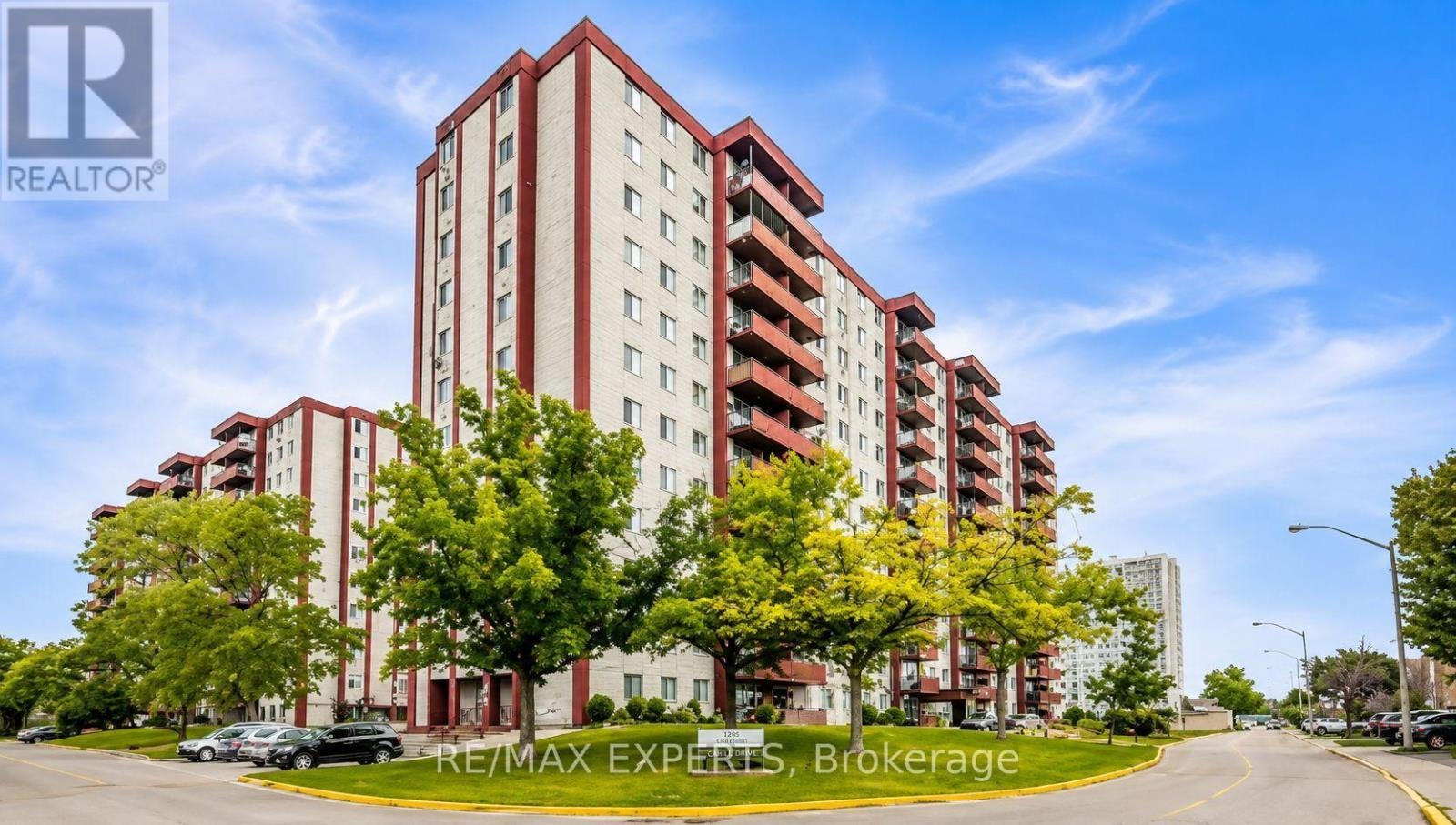 410-50 Lotherton Pathway, Toronto, ON, M6B 2G7