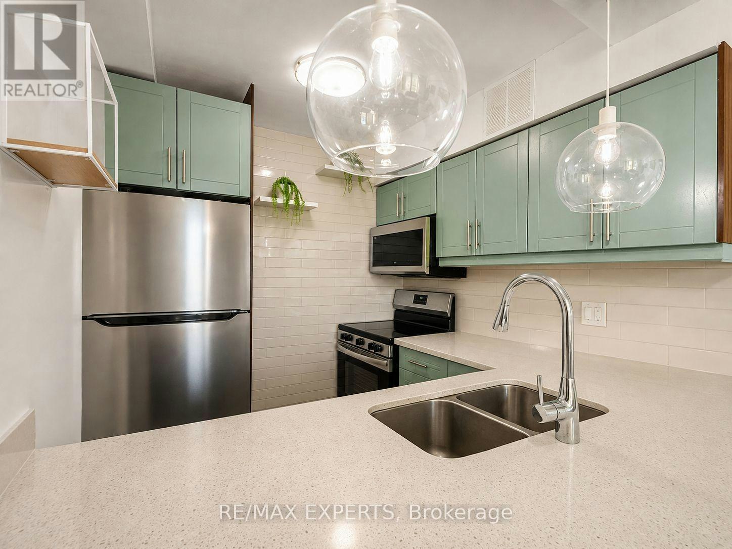 410-50 Lotherton Pathway, Toronto, ON, M6B 2G7 - 3