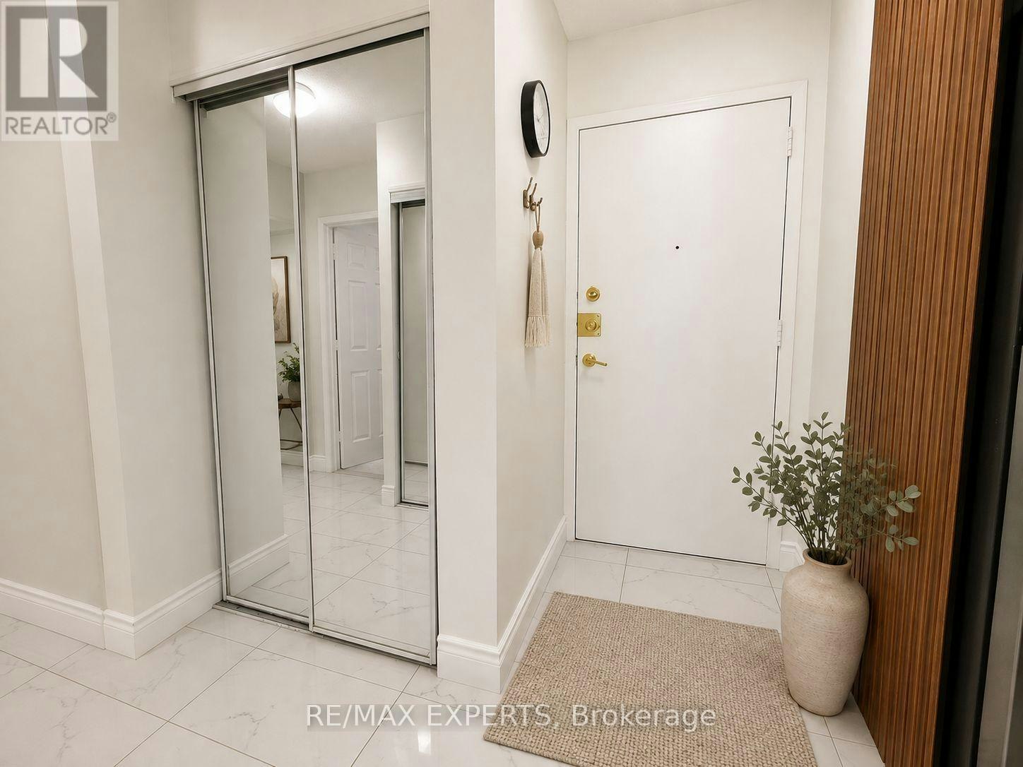 410-50 Lotherton Pathway, Toronto, ON, M6B 2G7 - 2