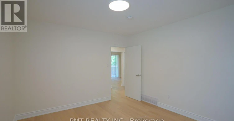 143 Elgin Crescent, Waterloo, ON, N2J 2S5 - 4