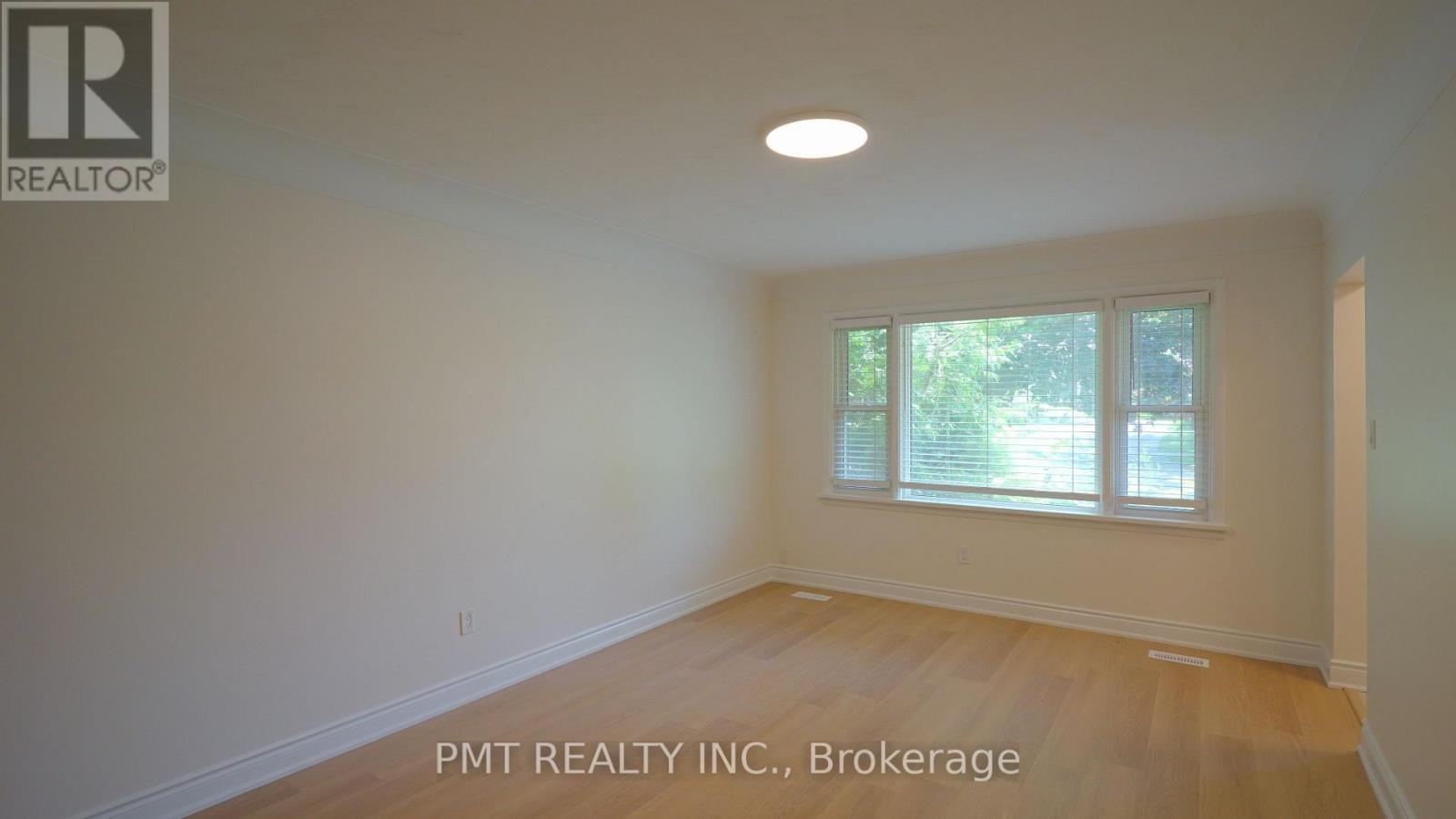143 Elgin Crescent, Waterloo, ON, N2J 2S5 - 3