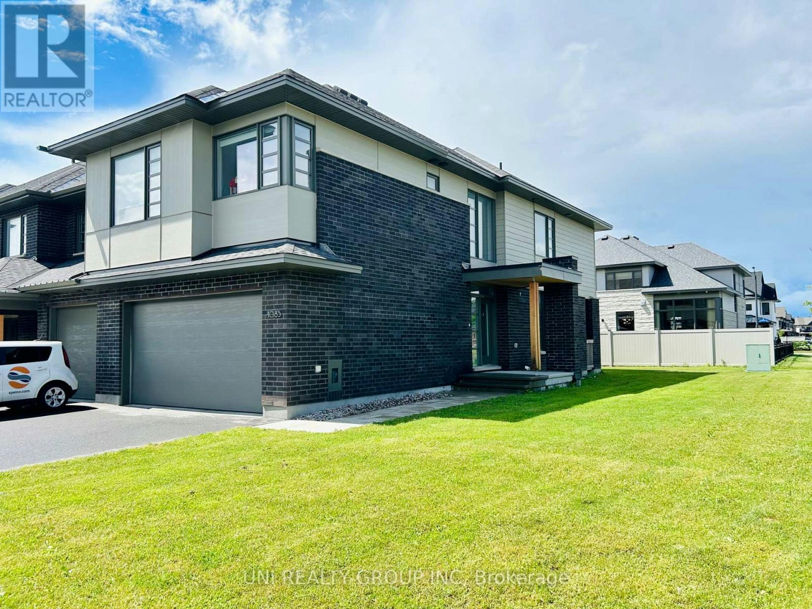 1085 Lunar Glow Crescent, Ottawa, ON, K4M 0J9