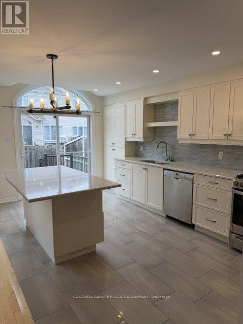 2285 Brockstone Crescent, Ottawa, ON, K4A 4V3 - 5