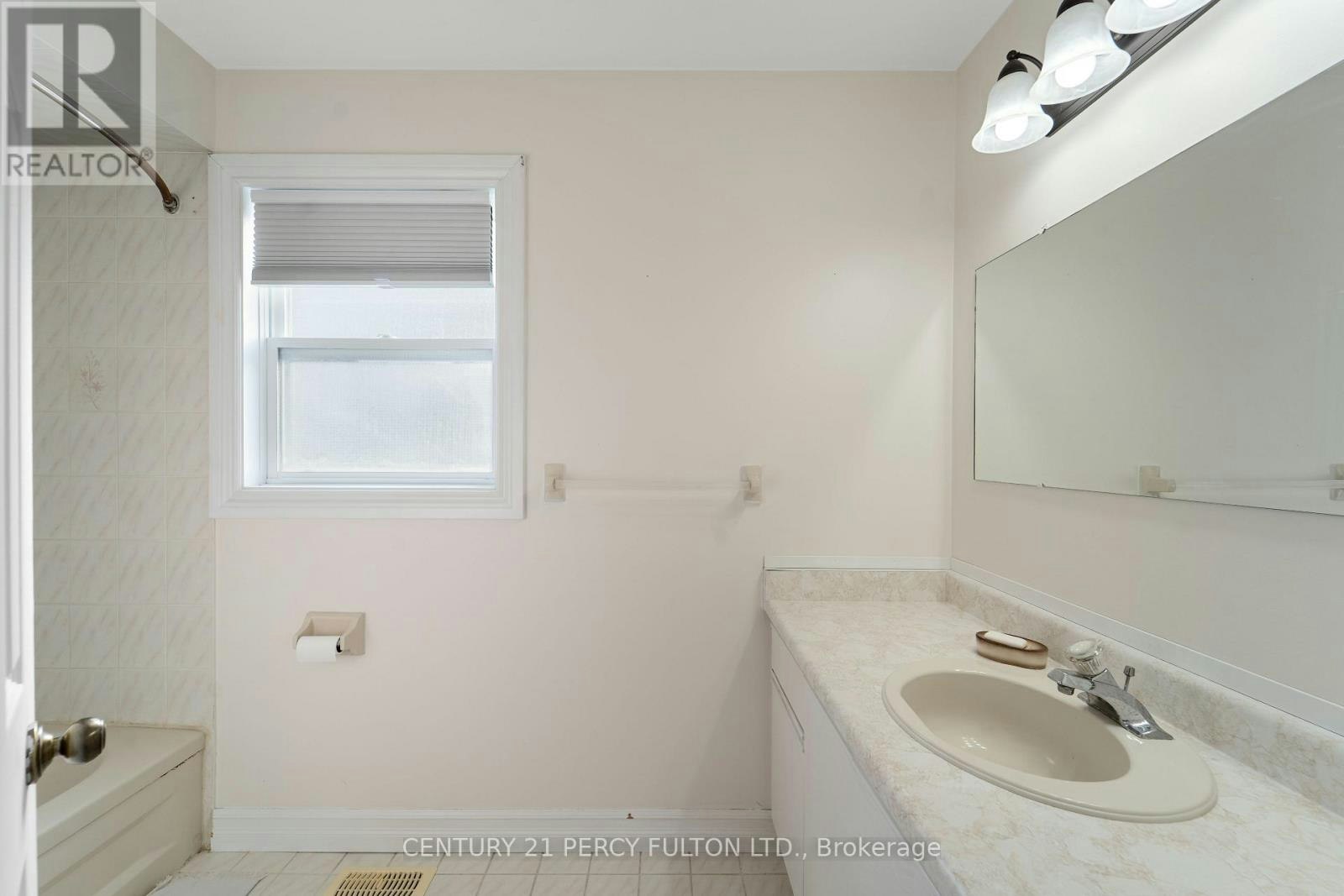 1913 Rosebank Road, Pickering, ON, L1V 1P7 - 25