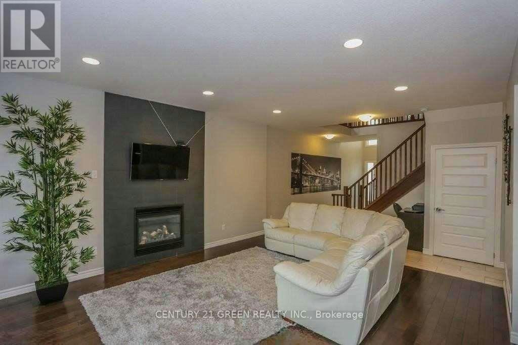 UPPER LEVEL-1221 Gough Road, London, ON, N5X 0H2 - 5