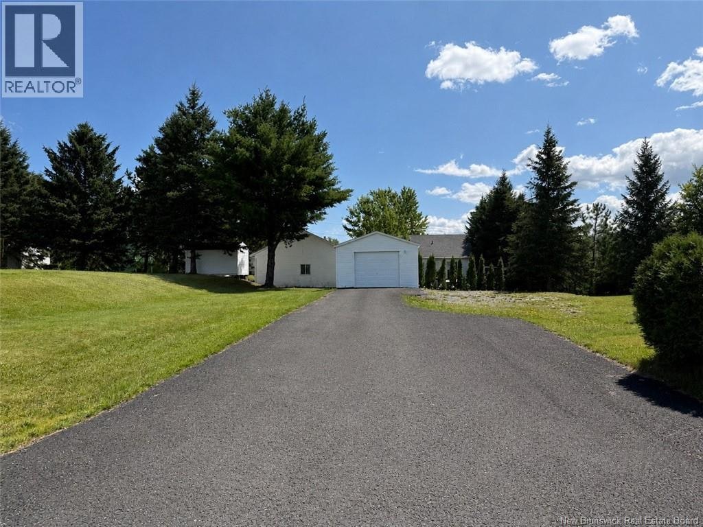 54 Le Paradis Street, Edmundston, NB, E7B 1V1