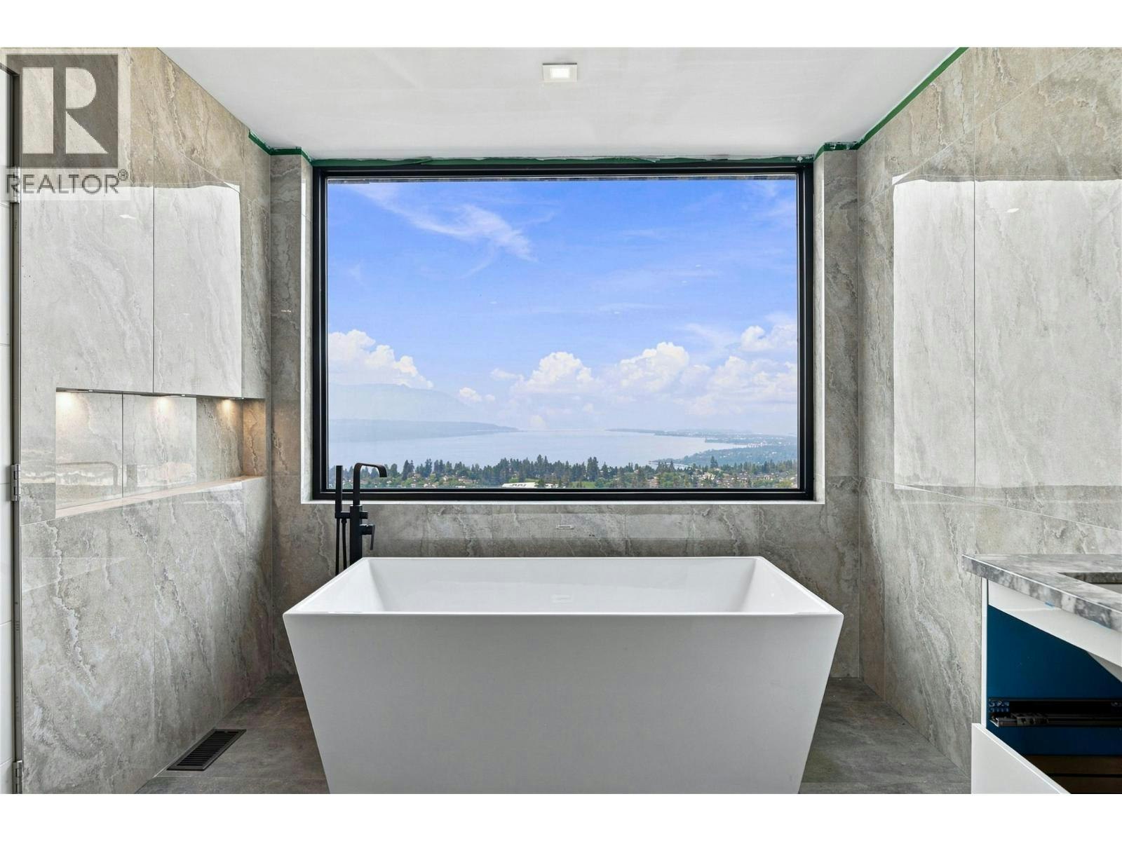 446 Redtail Court, Kelowna, BC, V1W 0B1 - 40