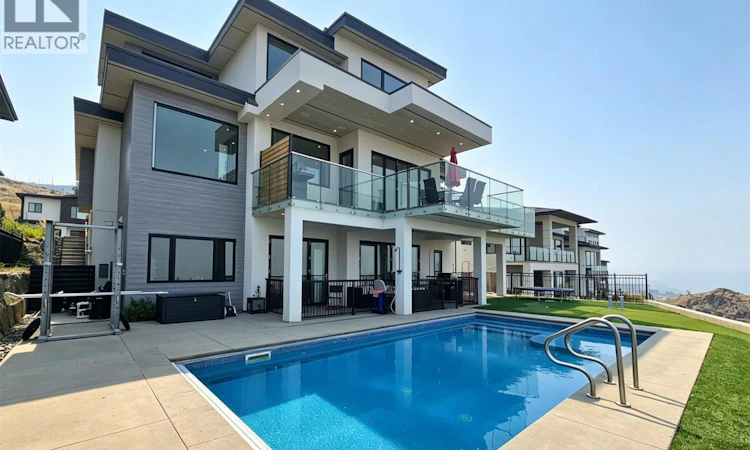 446 Redtail Court