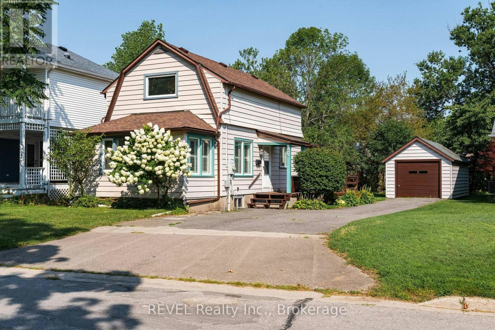 692 Lakeshore Road, Fort Erie, ON, L2A 1C1