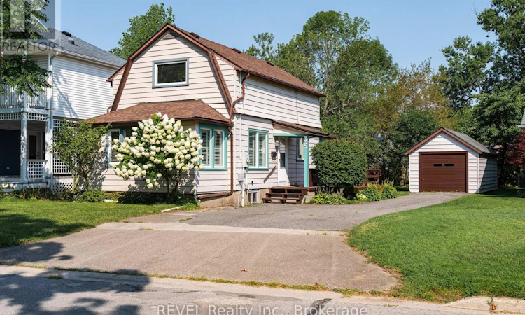 692 Lakeshore Road