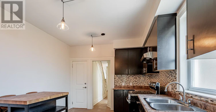 5 Bank Street, Toronto, ON, M6K 1R4 - 8